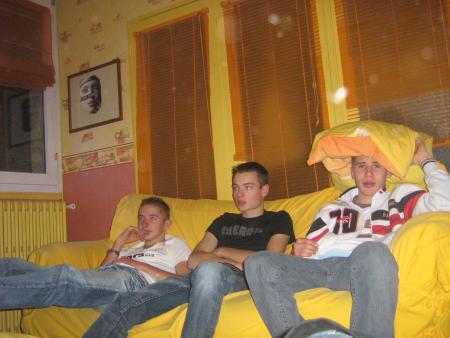 mon grand frere mon ex dam's et mon enmerdeur ^^